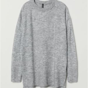 LIGHT GRAY SWEATER